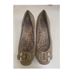 Jessica Simpson Brown Suede Low Heels Size 8